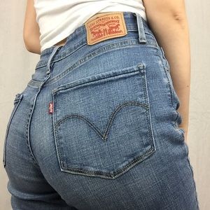 Levi’s Medium Wash Skinny Jeans